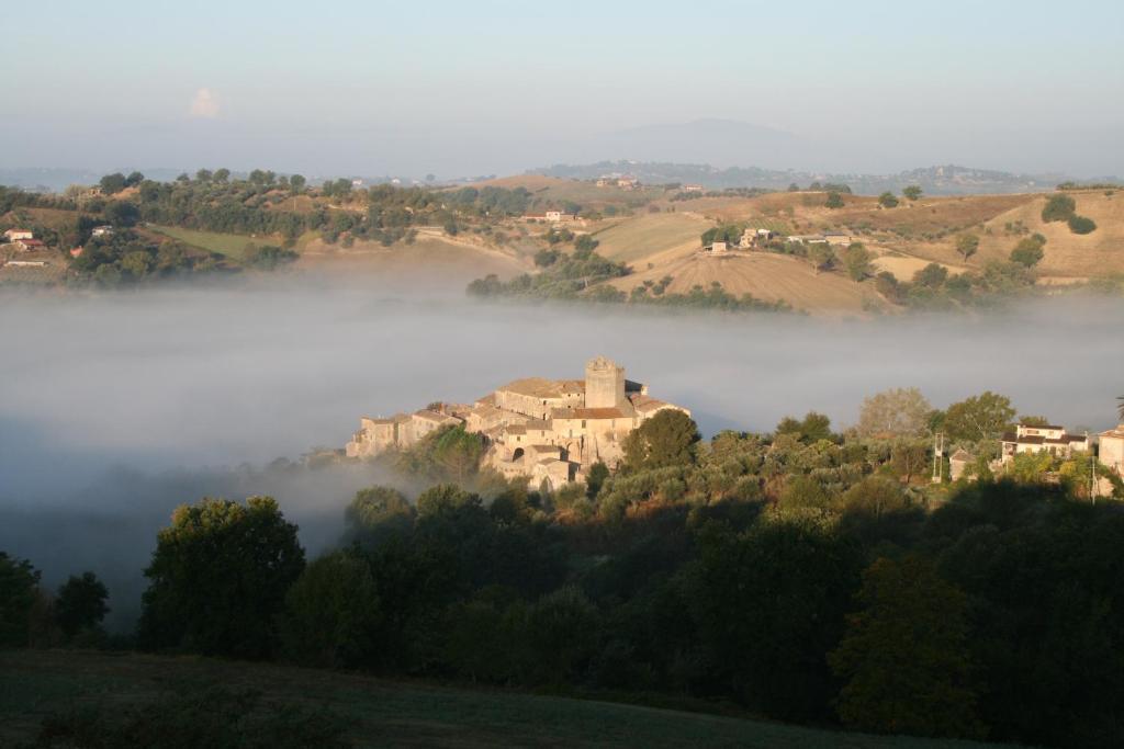 Agriturismo Casale Contessa Montebuono  Luaran gambar